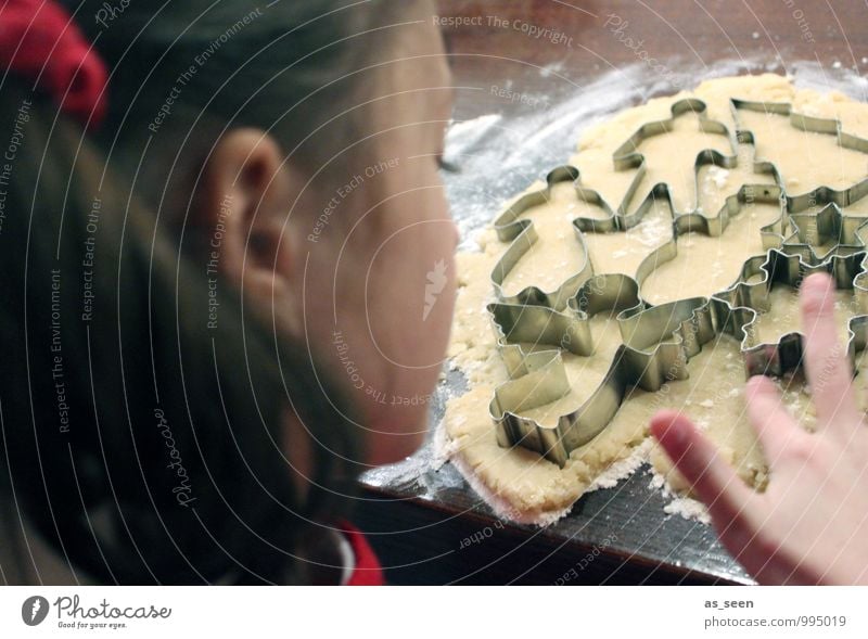 Mal naschen Lebensmittel Teigwaren Mehl Ernährung Essen Backform Duft Häusliches Leben Geburtstag Kindererziehung Mädchen Familie & Verwandtschaft Kindheit 1