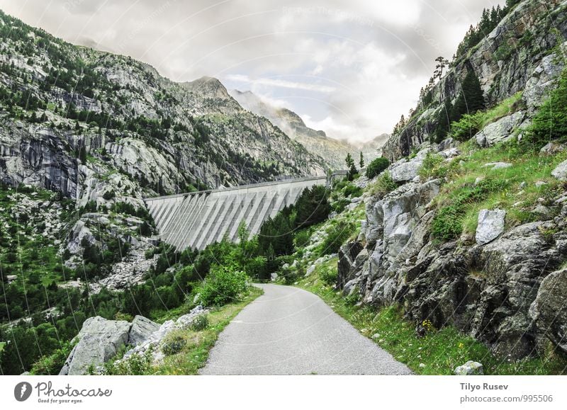 Staudamm schön Berge u. Gebirge Umwelt Natur Landschaft Himmel Wolken Wetter Hügel Felsen Straße Wege & Pfade natürlich blau grün weiß Farbe Beautyfotografie