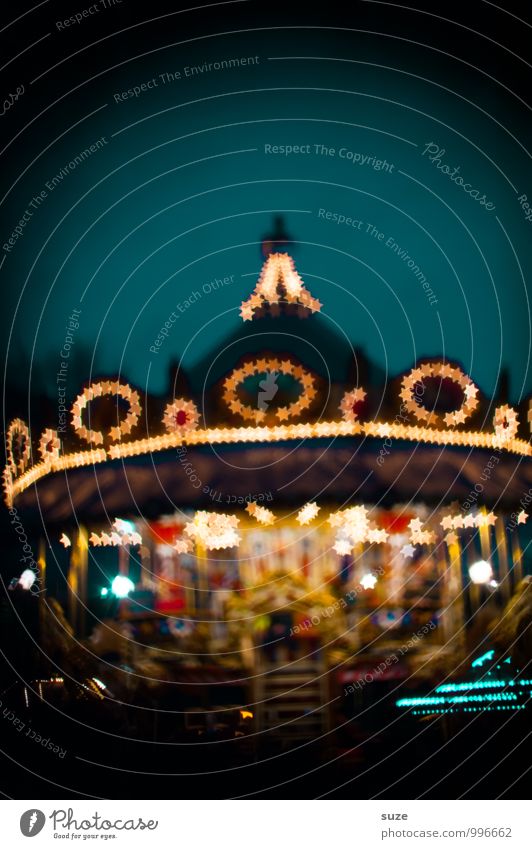 Bitte noch ne Runde ... Lifestyle Freude Nachtleben Feste & Feiern Oktoberfest Weihnachten & Advent Jahrmarkt Kindheit drehen leuchten außergewöhnlich