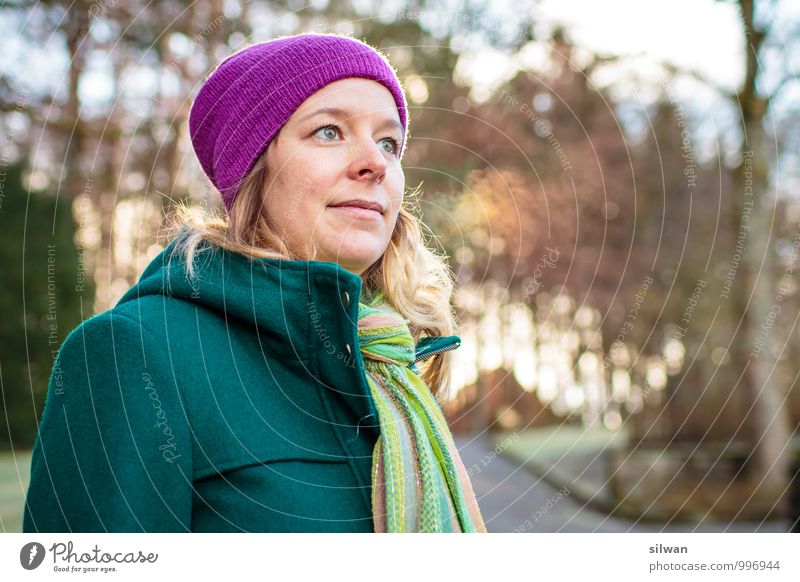 #100 - danke Inga feminin Junge Frau Jugendliche Mensch Mode Mantel Schal Mütze blond glänzend Blick stehen ästhetisch einfach Fröhlichkeit frisch trendy schön