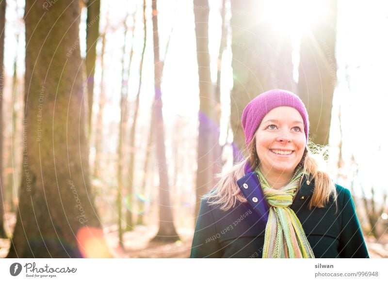 *lach* ich wurde lens-ge-flare-t feminin Junge Frau Jugendliche 1 Mensch 30-45 Jahre Erwachsene Sonne Sonnenaufgang Sonnenuntergang Sonnenlicht Winter