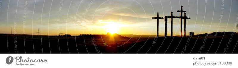 Crosses at sunset ... Plague cross Tuttlingen district Sunset Panorama (View) Mountain Back Cross plague Evening pano Large Panorama (Format)