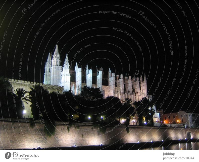 Silhouette of the Cathedral Majorca Palma de Majorca Night shot Lighting Manmade structures Ambient Long exposure Spain Building Europe Religion and faith