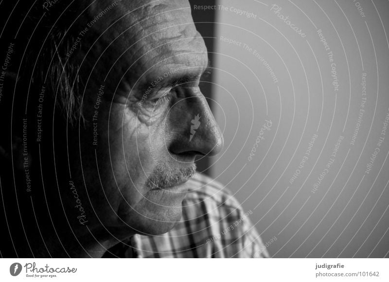 thinking Portrait photograph Man Senior citizen Disbelief Skeptical Expectation Facial hair Wisdom Think Philosopher Paternal instinct Checkered