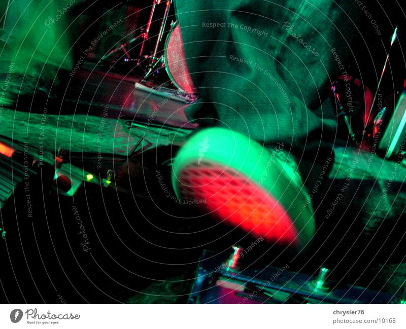 distortion! Stage Green Leisure and hobbies Rock music Music distorters Feet