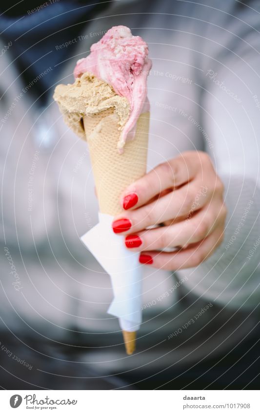 dessert Food Ice cream Eating Lifestyle Style Joy Nail polish Leisure and hobbies Trip Adventure Feminine Fingers nails Smiling Cool (slang) Simple Elegant