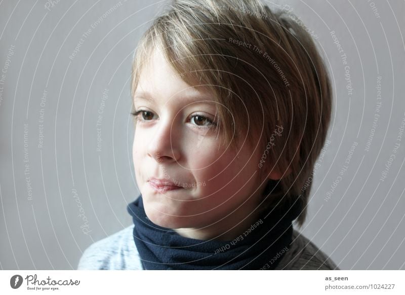 skepticism Boy (child) Family & Relations Infancy Life 8 - 13 years Child Scarf Hair and hairstyles Blonde Looking Authentic Blue Brown Gray Friendliness