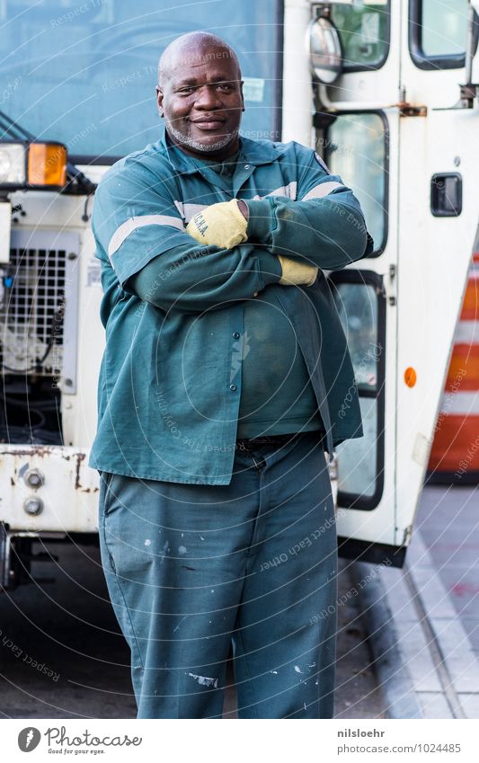 best man in nyc Work and employment Dustman Human being Masculine 1 45 - 60 years Adults Town Truck Cool (slang) Green White Self-confident Optimism Authentic