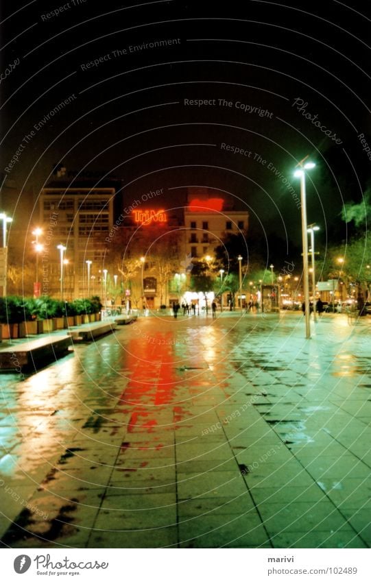 Placa Universidad - Barcelona 2007 Spain Vacation & Travel Night Neon sign Green Red Light Places Wet Damp Loneliness Grief Flashy Multicoloured South Plaza