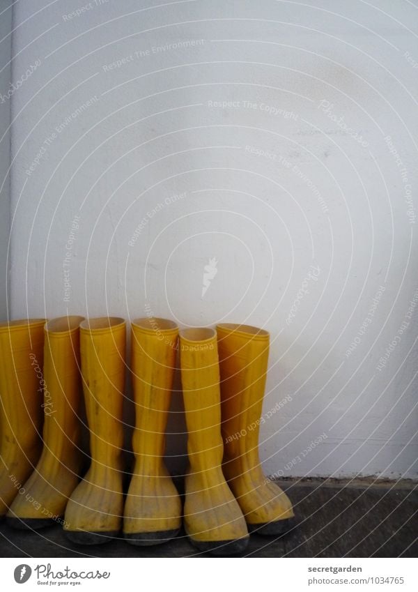 formation of groups! Leisure and hobbies Workplace Construction site Wall (barrier) Wall (building) Workwear Protective clothing Footwear Rubber boots