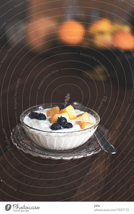 fruit quark Food Yoghurt Dairy Products Fruit Skimmed milk Nutrition Breakfast Organic produce Vegetarian diet Plate Bowl Spoon Healthy Eating Fresh Delicious