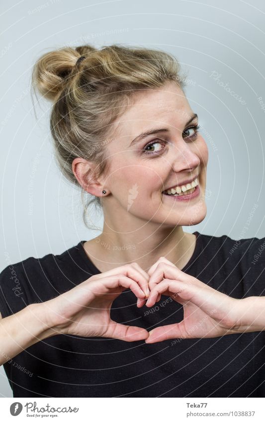 Heartwoman II Human being Young woman Youth (Young adults) Woman Adults 1 18 - 30 years Blonde Love Positive Colour photo Studio shot Shallow depth of field