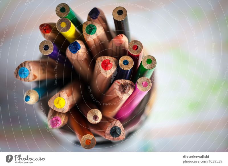 Pins II Stationery Paper Pen Draw Crayon Multicoloured Colour photo Copy Space right Shallow depth of field