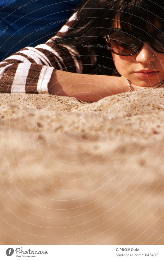 Day at the sea II Human being Young woman Youth (Young adults) Woman Adults 1 13 - 18 years Child 18 - 30 years Sand Beach Piercing Sunglasses Brunette