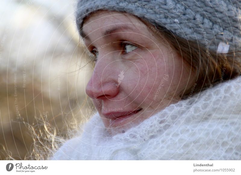 Berlin Portrait F#2 Human being Feminine Woman Adults Head Face 1 Blonde Winter Cap Twenties Laughter Portrait photograph Colour photo Exterior shot Day