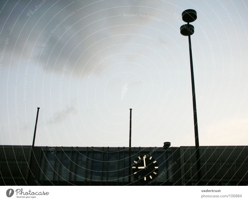 Munich Central Station Station clock Clock Clouds Twilight Roof Lamp Street lighting Gray Night House (Residential Structure) Arrival Vacation & Travel Sunset