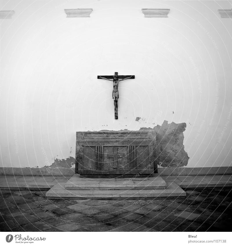 dios Christianity Religion and faith Jesus Christ Portugal Lisbon House of worship Fear Panic Black & white photo god dirty cross gray ground grain prayer old