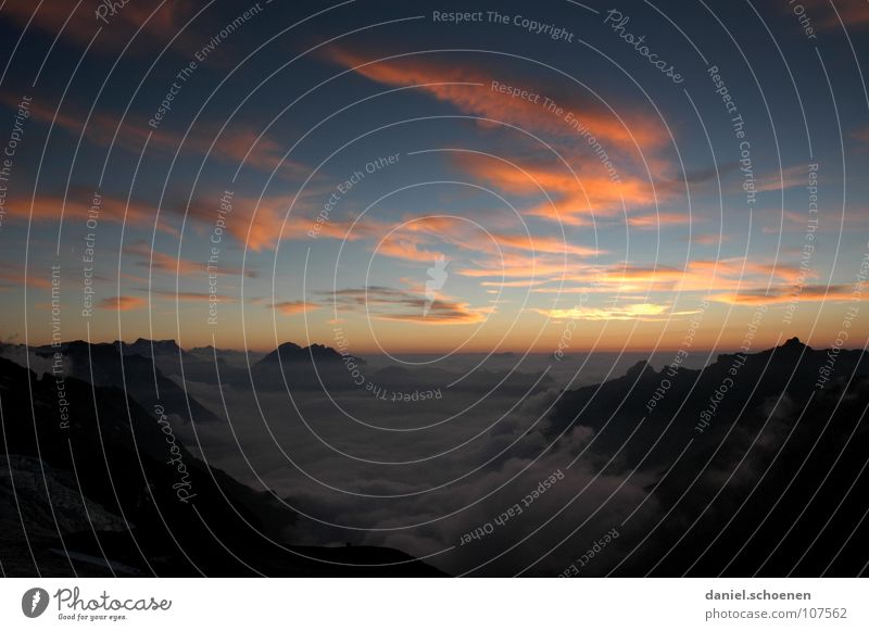 The other day in front of cabin 3. Sunset Cirrus Climate change Switzerland Bernese Oberland Mountaineering Leisure and hobbies Endurance White Clouds