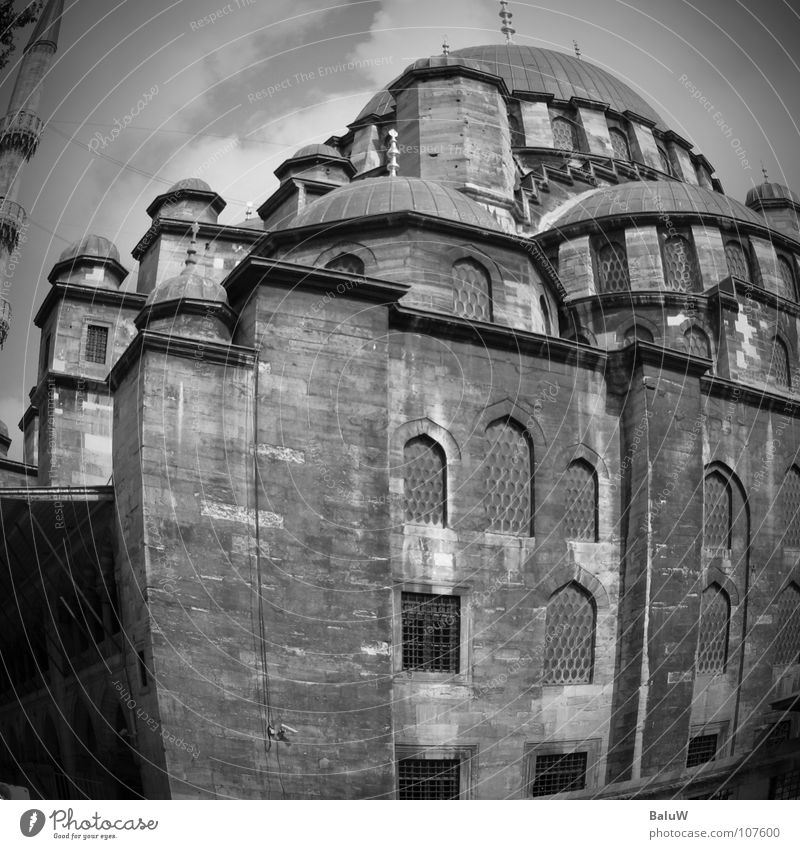 mosque Mosque Istanbul Turkey Dark Islam Community service Fisheye Black & white photo HORSEPOWER