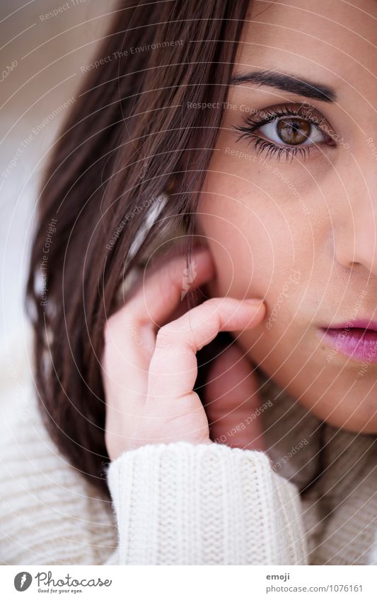 1/2 Feminine Young woman Youth (Young adults) Face Human being 18 - 30 years Adults Beautiful Colour photo Exterior shot Close-up Day Shallow depth of field