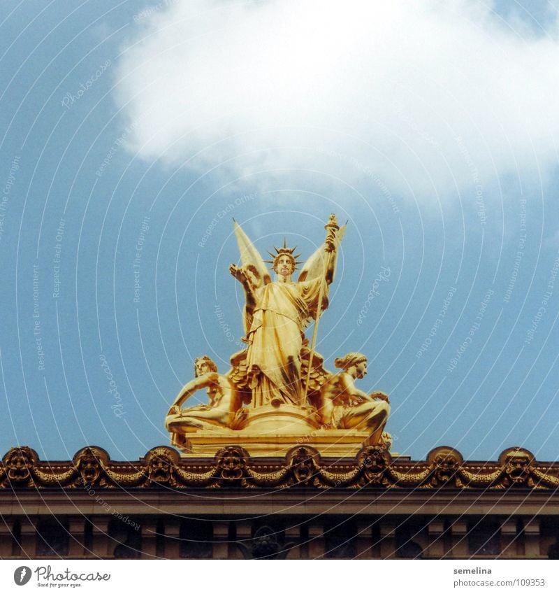 Parisian Opernangel Statue Roof Clouds Art Precious Sublime Under Luxury Platform Detail Arts and crafts  Culture Gold Angel Opera Sky Downward Decoration Rod