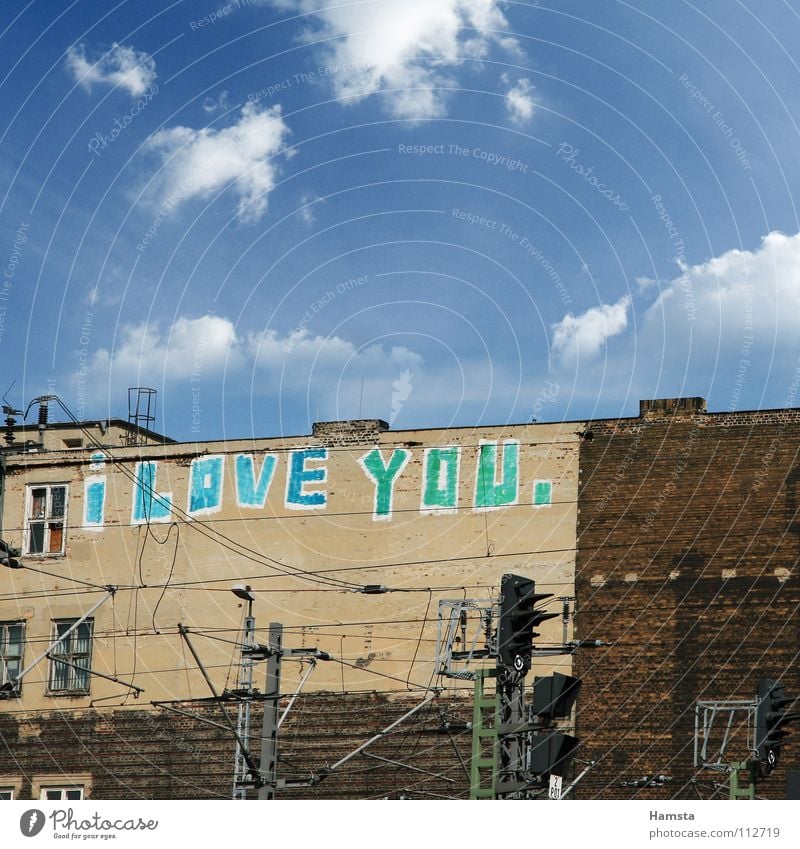 Heart of the City Wall (building) Declaration of love Love Berlin Graffiti Roof top i love you Day