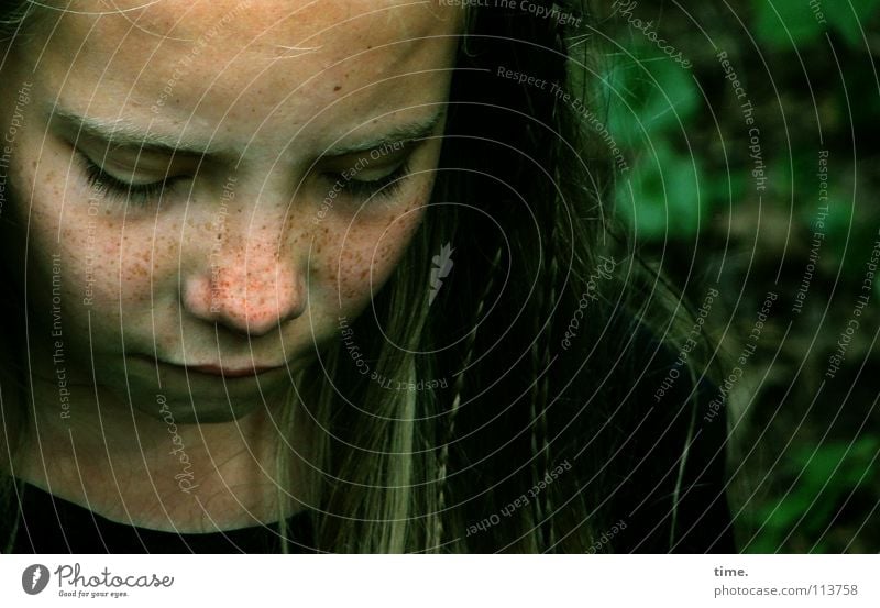 Temporarily sad Hair and hairstyles Girl Head Blonde Sadness Grief Distress Concentrate Break Feeble Strand of hair Withdrawn Suspended Long-haired Freckles