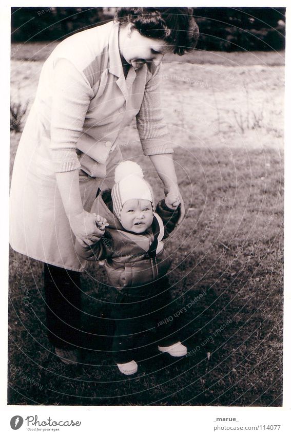 step_by_step Small Diminutive Toddler Black White Cage Cap Wink Pinch Body fat Force Cheek Double chin Funny Grandmother Mother Going Stand Crawl To hold on