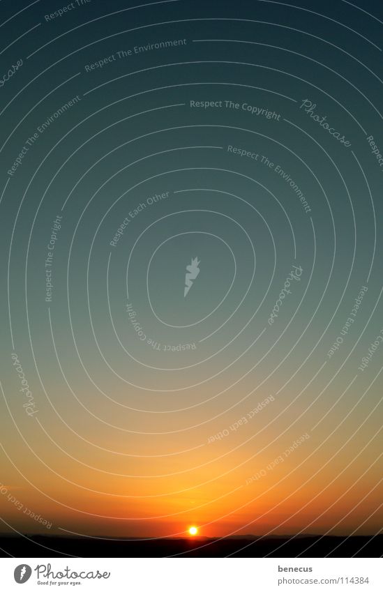 Goodbye Sunset Sky blue Yellow Color gradient Middle Central Horizon Heavenly Vantage point Sun's position Evening sun Blue Orange Abbend mood in the evening