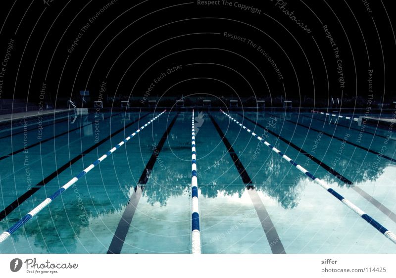 awful blue Swimming pool Empty Vanishing point Leaf Aquatics Sports Wet Dive Chlorine Air Reflection Turquoise Red White Suspect Panic Bla Water