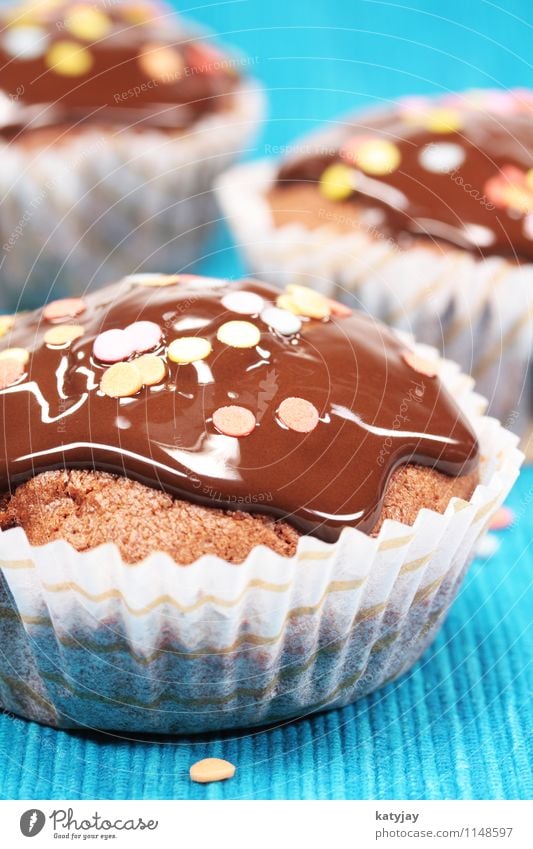 muffins Muffin Cake Baked goods Chocolate Chocolate buttons Chocolate cake Bakery American cookie Cupcake Dish Eating Food photograph Nutrition Near Close-up