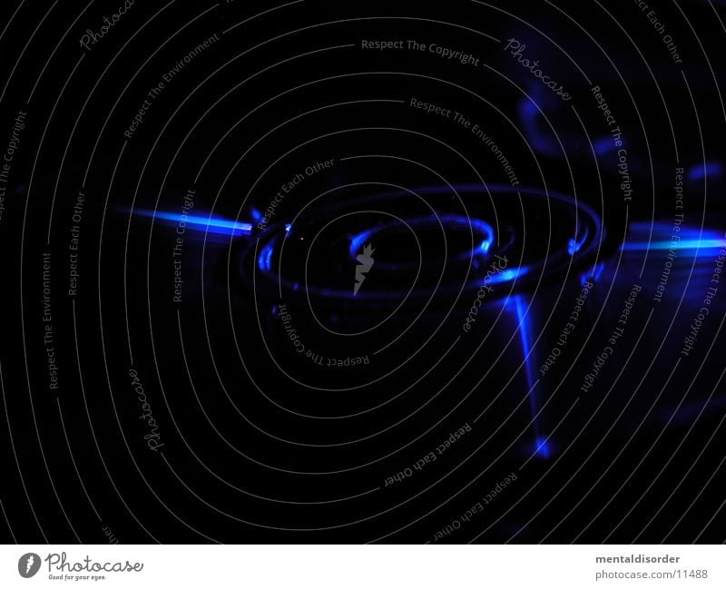 blue[disk] Light Round Office CD Blue Shadow Circle Dark Background picture Copy Space top Copy Space bottom Reflection