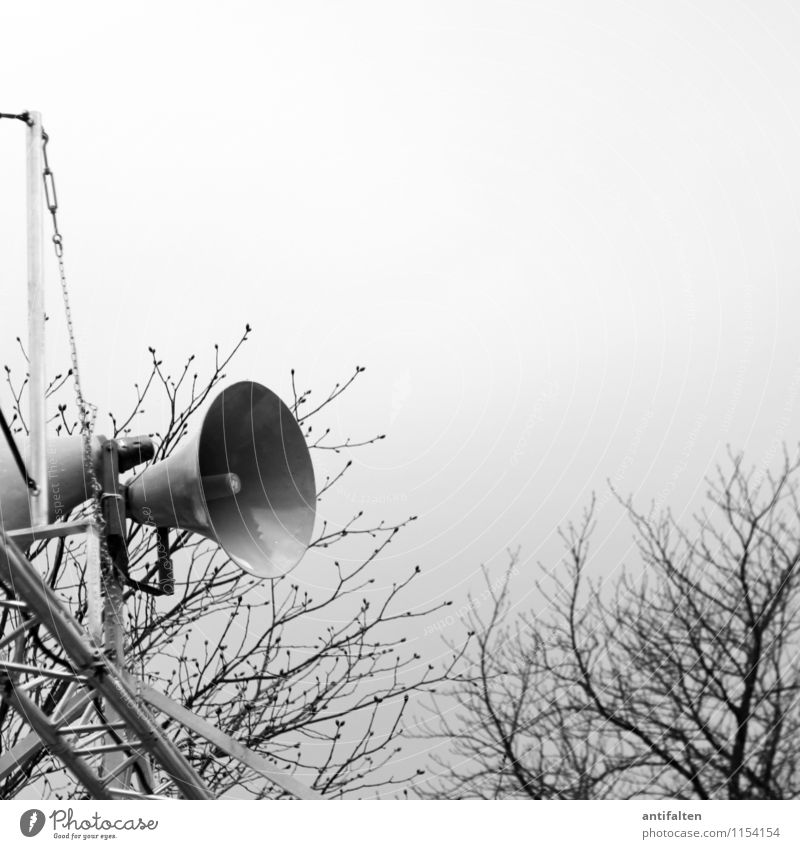 Döp döp döp döp döp döp döp döp döp... Loudspeaker Technology Telecommunications Megaphone Communicate Gray Black White Moody Sports Target sonication