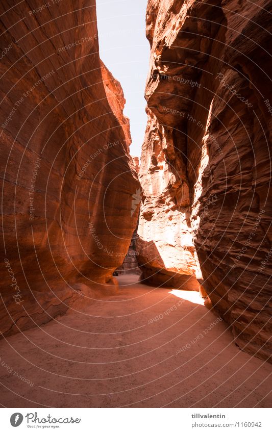 crevice Nature Landscape Sand Sky Rock Mountain Canyon Desert Red Jordan Petra Narrow Level Calm Colour photo Exterior shot Pattern Structures and shapes