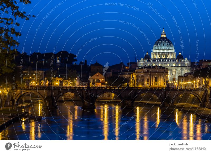 Rome, History of the Tiber River Tourism Trip Sightseeing City trip Architecture St. Peter's Cathedral Italy Capital city Church Dome Tourist Attraction