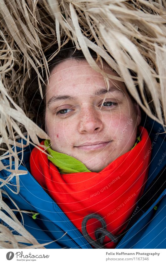 A completely different view - coloured Feminine Young woman Youth (Young adults) Observe Friendliness Bautzen Saxony Felix Hoffmann Photography Meadow