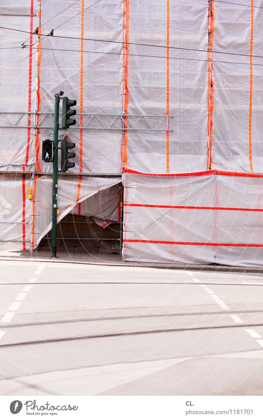 IT'S GREEN. Workplace Construction site Transport Traffic infrastructure Road traffic Pedestrian Street Lanes & trails Traffic light Road sign Rail transport