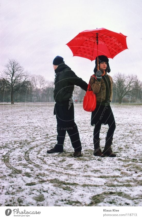 SAMPLE DISTANCE: Love Kissing Umbrella Winter Caresses Far-off places Intimacy Hatred Snow Defensive Touch Dresden Park Circle Boredom Youth (Young adults)