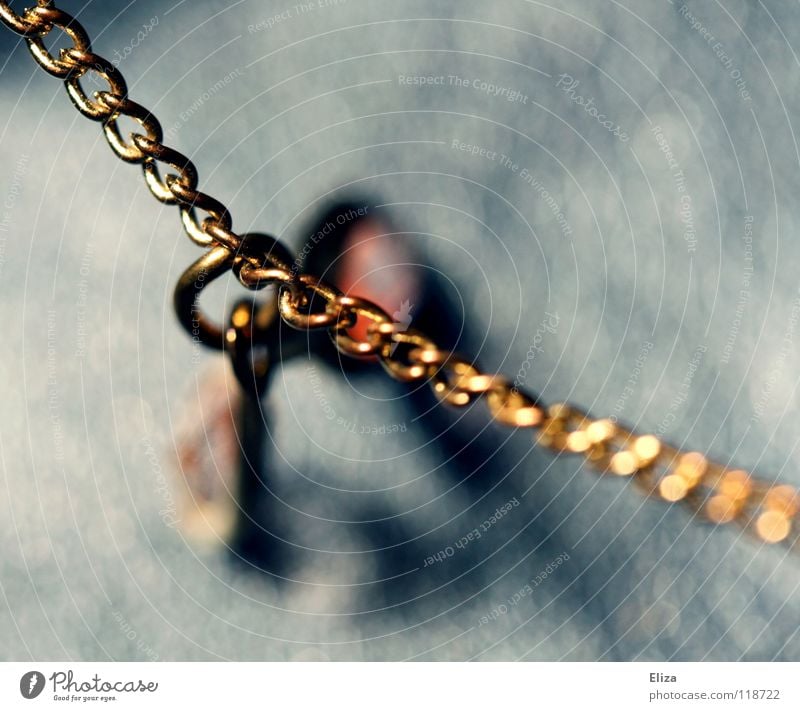 . Close-up Macro (Extreme close-up) Luxury Elegant Beautiful Lamp Accessory Jewellery Stone Gold Old Glittering Blue Diamond Precious Expensive Glamor Legacy