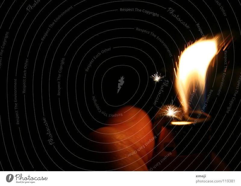 ccchhrrrrrrzzz Lighter Physics Blaze Dark Macro (Extreme close-up) Near New Year's Eve Fingers Safety (feeling of) Cuddly Ignite Burn Nail Red Rotate Dangerous