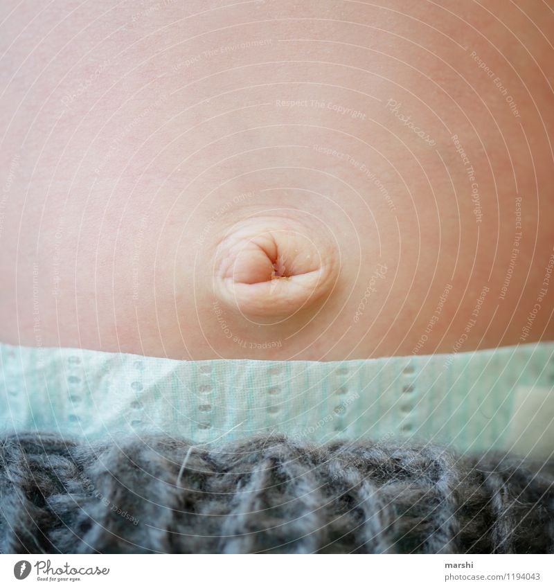 the navel of the world Human being Child Baby Toddler Stomach 1 0 - 12 months Emotions Moody Birth Navel Detail Nappy Offspring Challenging Obstetrics