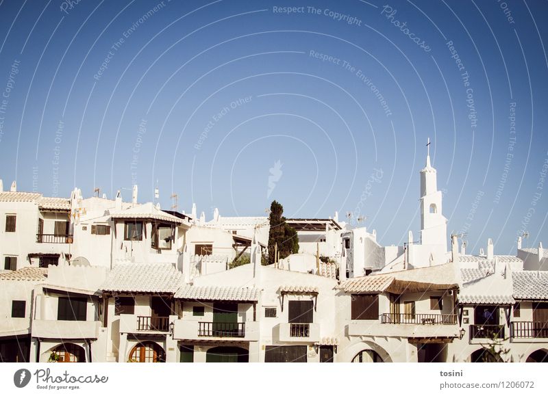 The White City I Village Town House (Residential Structure) Facade Balcony Tourist Attraction Church spire Sky blue Cloudless sky Consistent Bright Brilliant