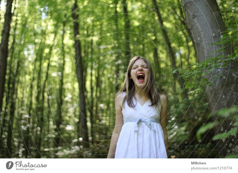 Scream! Feminine Girl Infancy 1 Human being 8 - 13 years Child Nature Summer Plant Park Forest Dress Stand Brash Free Enthusiasm Self-confident Anger Grouchy