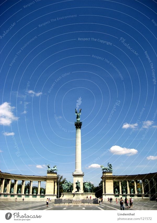 STATUE I Statue Sky Budapest Places Plaza Historic blue hungary Hungarian place