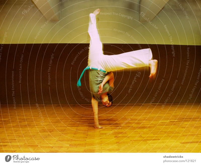 balance Contentment Gravity Acrobatics Woman School sport Handstand Cartwheel Relaxation Calm Capoeira Brazil Human being Sports Gymnastics urnhalle relaxing