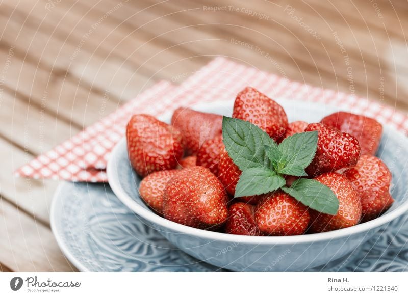 Delicious Strawberries IV Fruit Organic produce Vegetarian diet Crockery Plate Bowl Fresh Healthy Sweet To enjoy Strawberry Napkin Wooden table Mint leaf