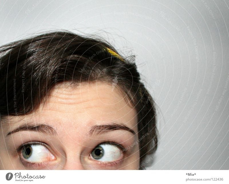 Bath - Hair - Day (II) Hair and hairstyles Eyebrow Chaos Woman Hair circlet Strand of hair Amazed Surprise Frightening Looking bad-hair-day Big eyes