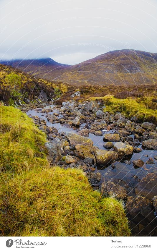 Highlands 4/5 Climbing Mountaineering Hiking Environment Nature Landscape Plant Elements Earth Air Water Sky Weather Bad weather Moss Peak Scotland Brown Gray