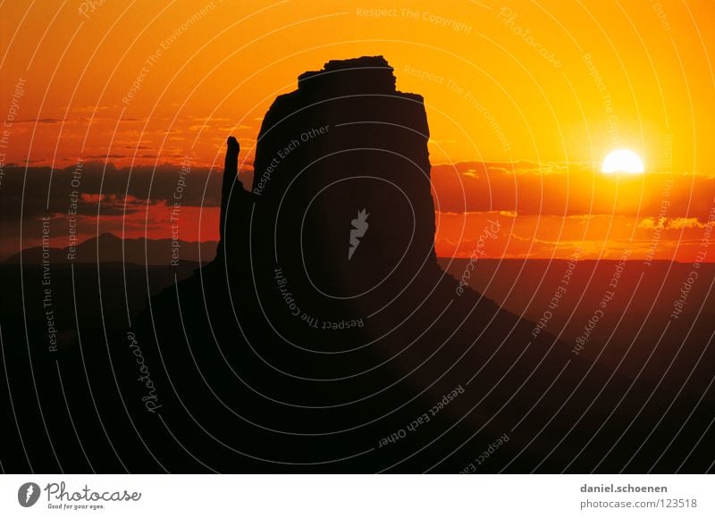 ride with John Wayne towards the sun Sunrise Sunset Light Canyon Americas Western Wild West Arizona Utah Clouds Horizon Background picture Wanderlust