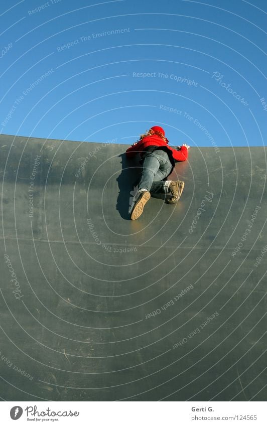 only courage Chucks Red Rope Cardigan Hand To hold on Baseball cap Vantage point Edge of a plate Border Sky blue Kick about Brave Trust Ambiguous Dangerous